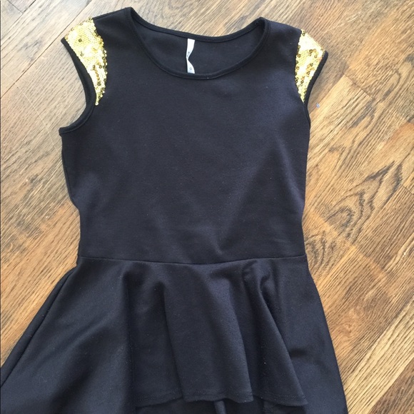 Black peplum top with gold detail - Picture 5 of 6